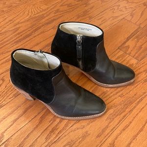 Boden ankle boots with heel. Black leather and suede